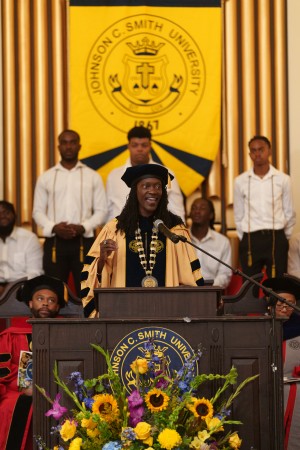 Kinloch speaks during freshman convocaiton 2024