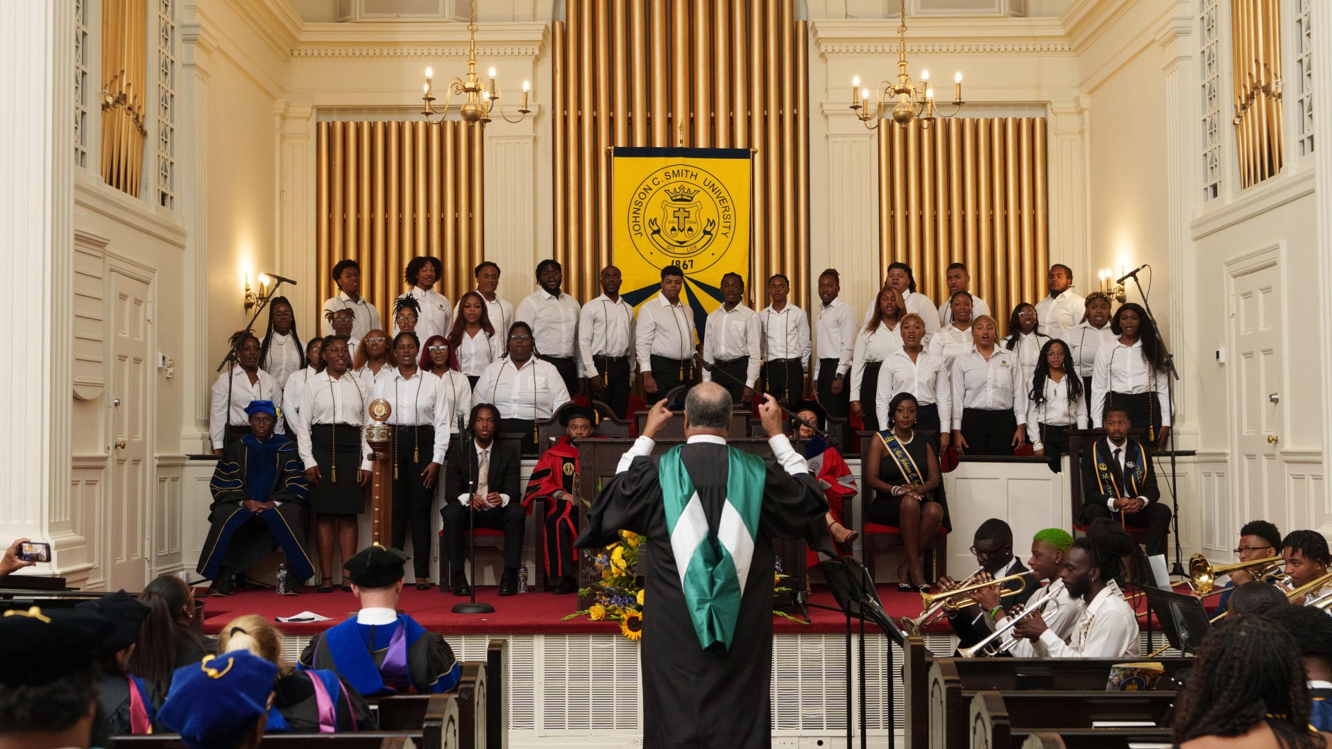皇冠体育 Concert Choir performs at the 2024 freshman convocation