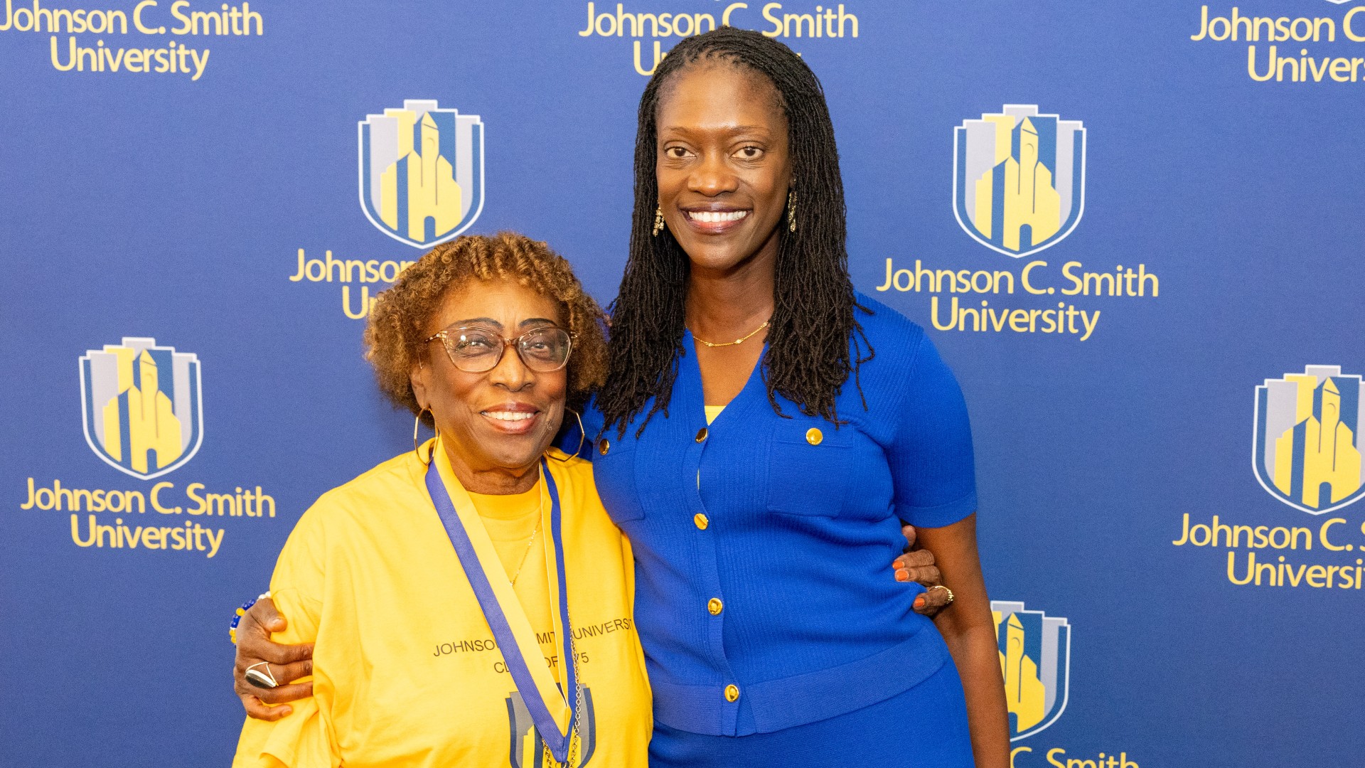 Golden Class medallion with President Kinloch Photos